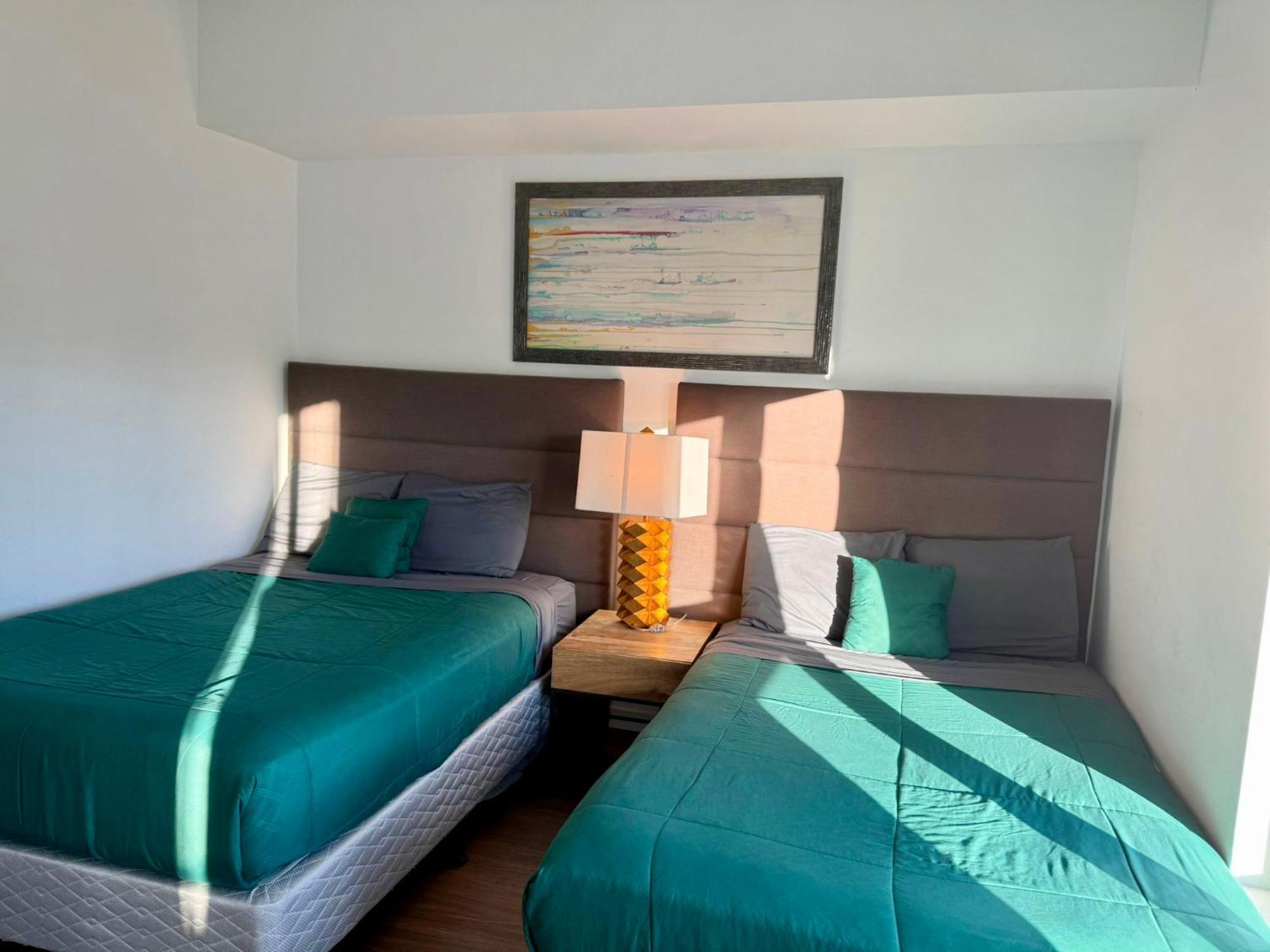 Aparthotel Stylish Downtown Escape With Rooftop Views *