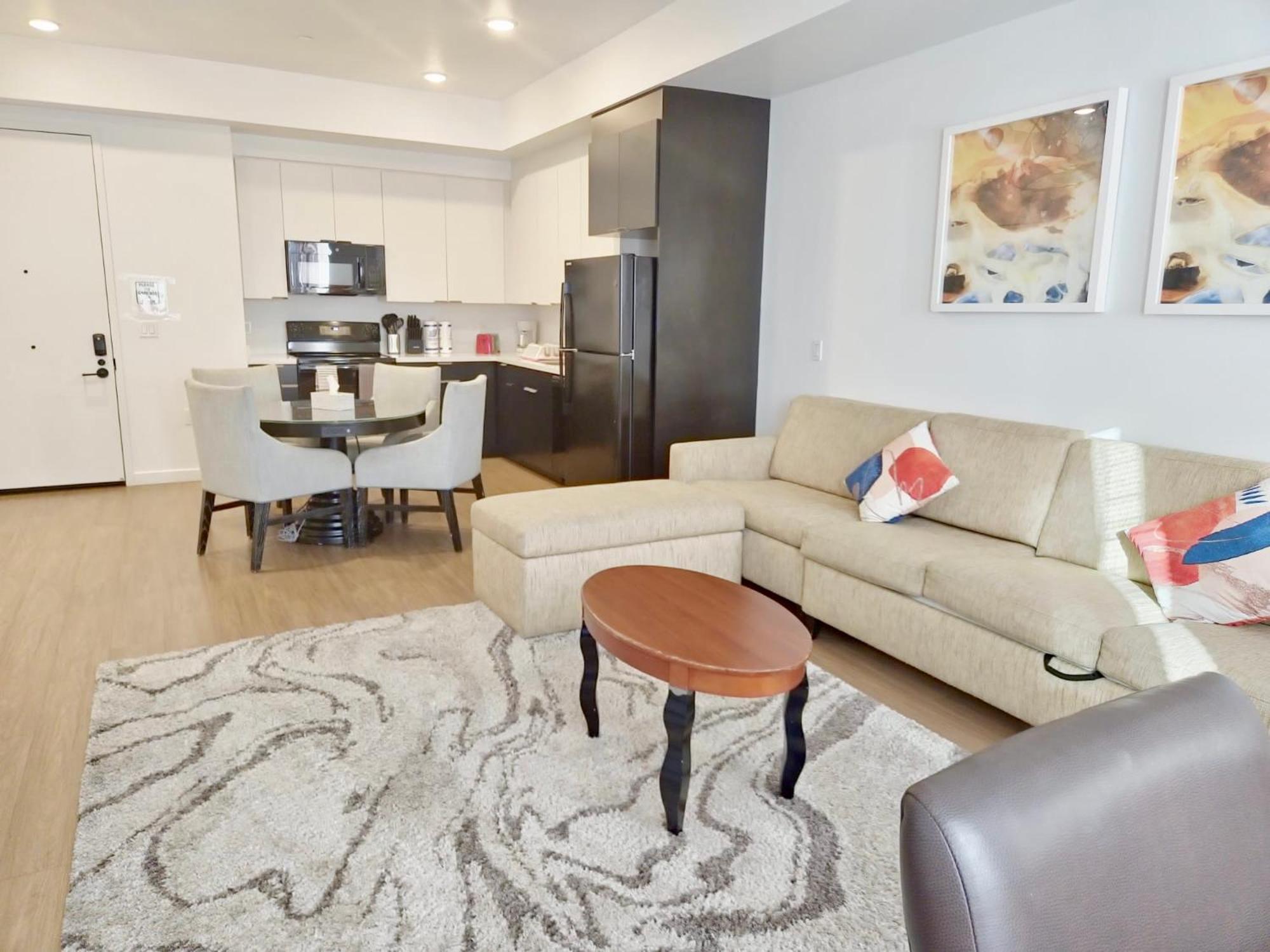 Stylish Downtown Escape With Rooftop Views Aparthotel
