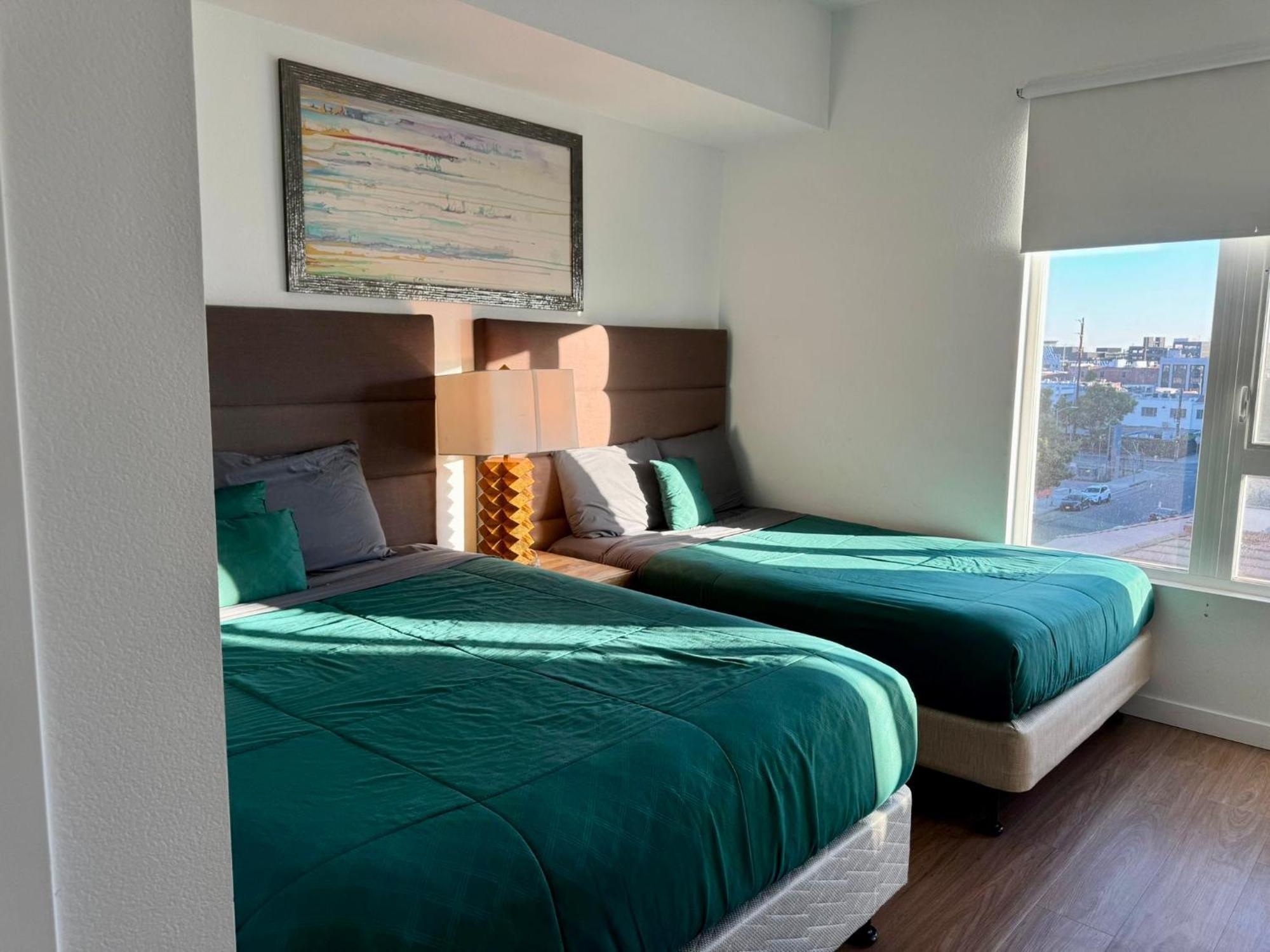 Stylish Downtown Escape With Rooftop Views